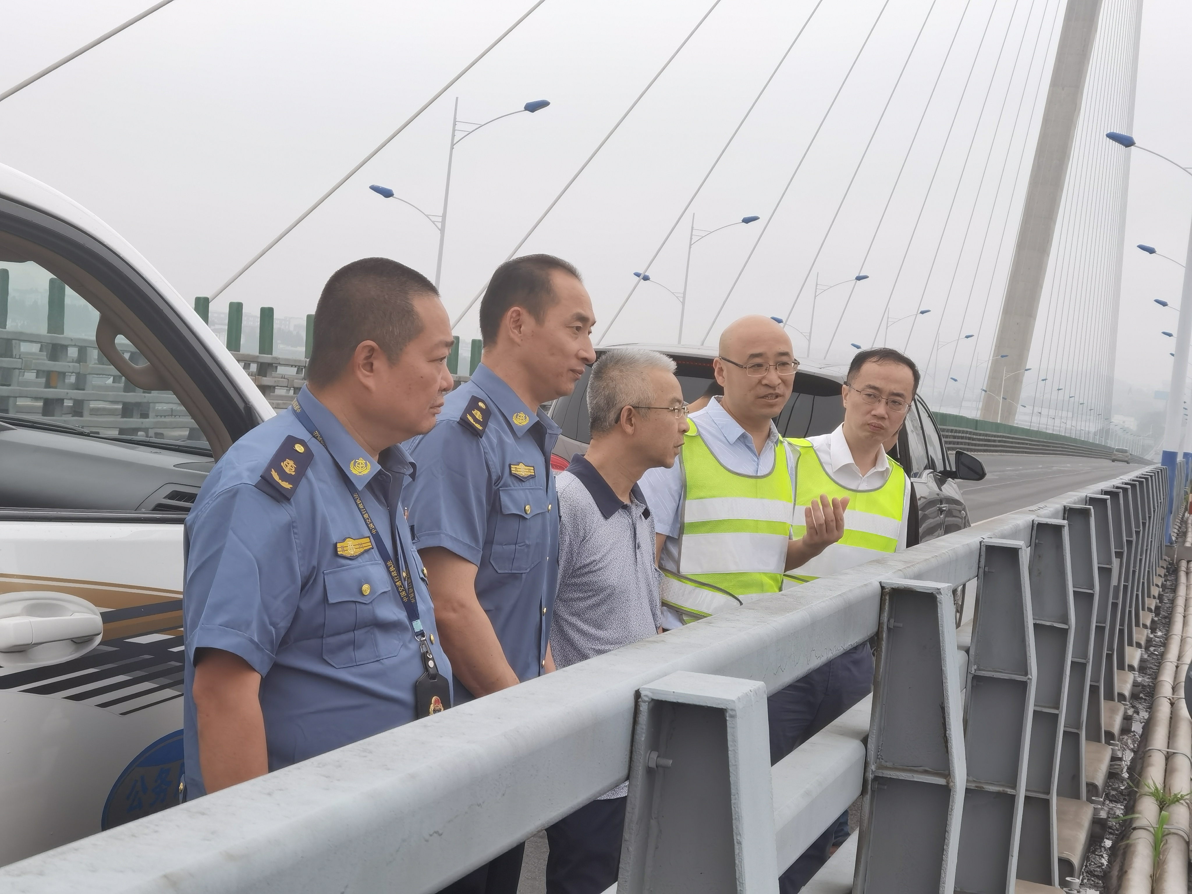 厅高管局（执法总队）深入G4215蓉遵高速公路泸州段检查汛期安全生产工作
