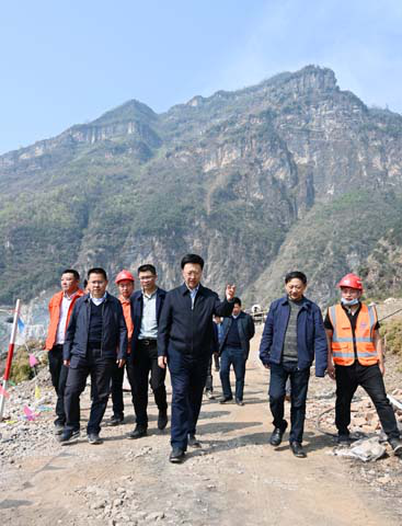 2020年第8次厅党组会在凉山州召开罗佳明主持会议并讲话一切围绕